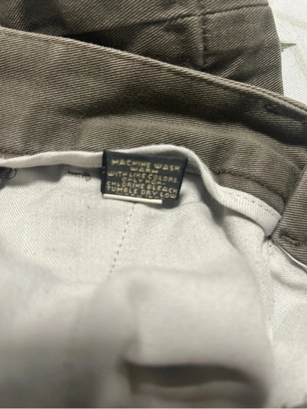 Banana Republic Flat Front Chino Shorts in Olive Green